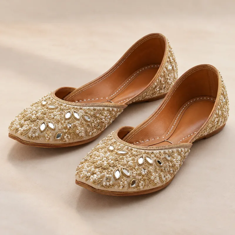 Embellished wedding juttis